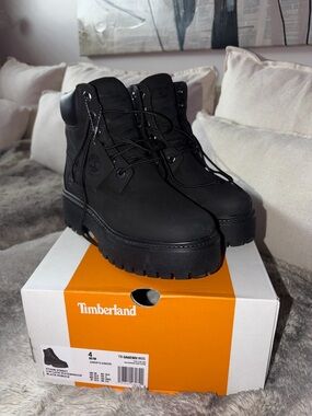 Timberland Women’s Black Lace-Up Platform Lug Boots